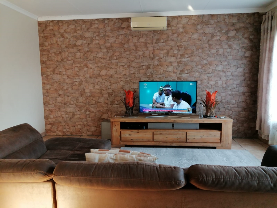 3 Bedroom Property for Sale in Waterval East North West